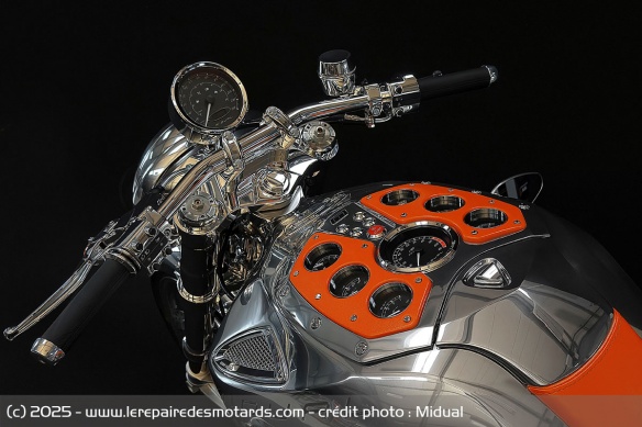 Roadster Midual Quintessence Roadster Midual Quintessence