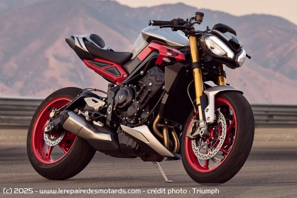 Roadster Triumph Street Triple 765 RX Roadster Triumph Street Triple 765 RX