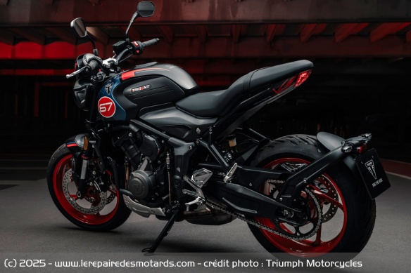 La Trident Triple Tribute est équipée du Triumph Shift Assist La Trident Triple Tribute est équipée du Triumph Shift Assist