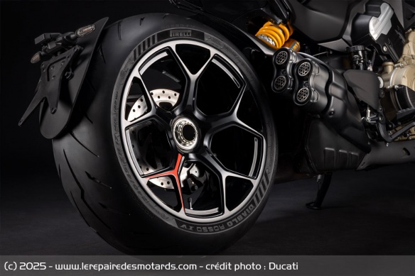 Ducati Diavel V4 RS