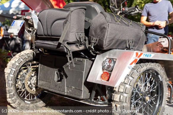 Side-car off-road BMW F900GS par DJ Side Cars Side-car off-road BMW F900GS par DJ Side Cars