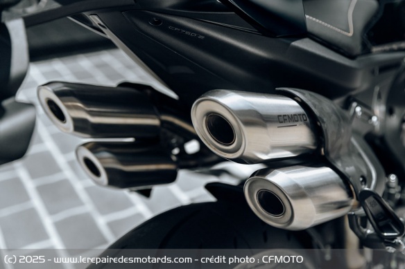 Sportive CFMOTO 750 SR-S Sportive CFMOTO 750 SR-S