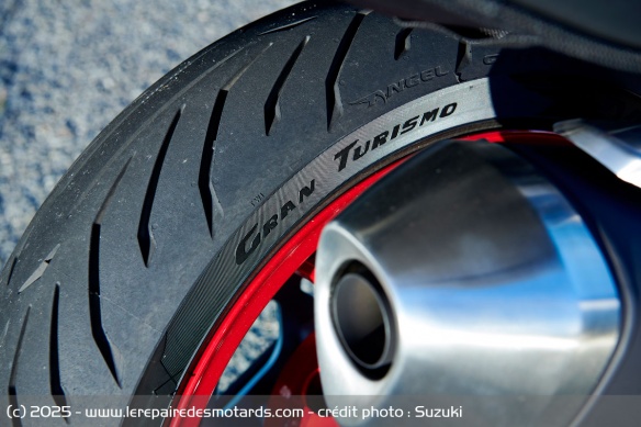 Sport-touring Suzuki SV-7GX Sport-touring Suzuki SV-7GX