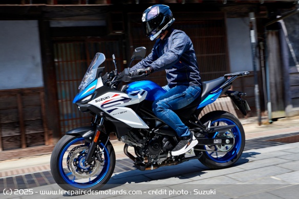 Sport-touring Suzuki SV-7GX Sport-touring Suzuki SV-7GX