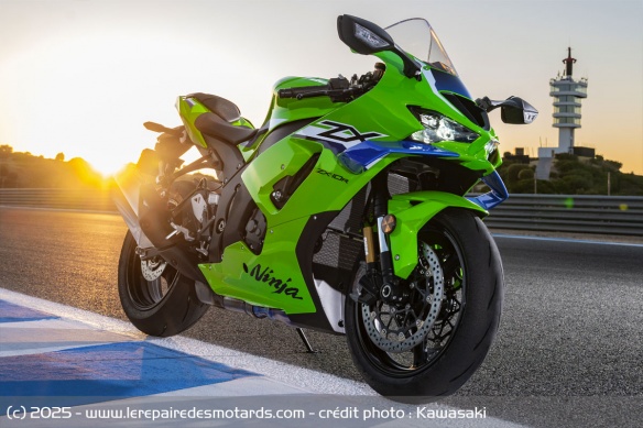 Sportive Kawasaki Ninja ZX-10R Sportive Kawasaki Ninja ZX-10R