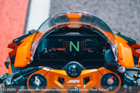 Sportive KTM 990 RC R
