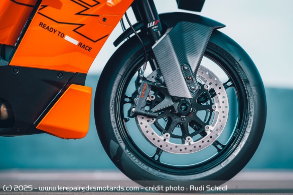 Sportive KTM 990 RC R