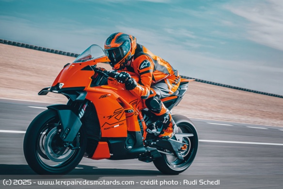 Sportive KTM 990 RC R