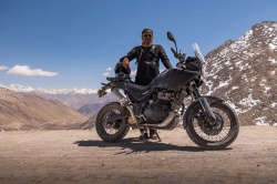 Royal Enfield prépare bien une version bicylindre de l'Himalayan