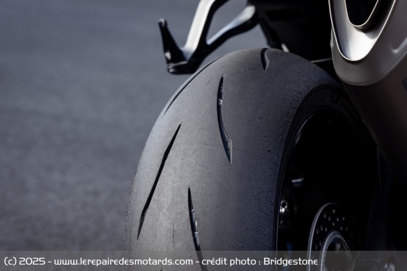 Pneu sport Bridgestone RS12 Pneu sport Bridgestone RS12