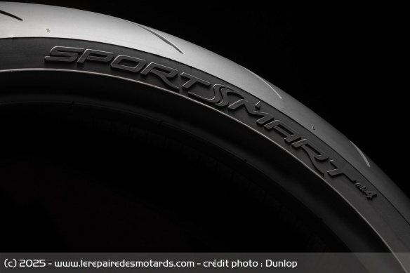 Pneu avant Dunlop Sportsmart mk4 Pneu avant Dunlop Sportsmart mk4