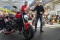 Ducati dbute production dernier Monster