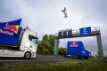 Un backflip camions mouvement