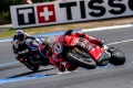 WSBK   Bulega prolonge suspens