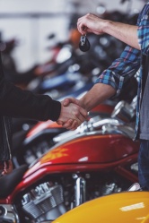 March&eacute; moto : recul g&eacute;n&eacute;ralis&eacute; en 2025 - Photo d'illustration, cr&eacute;dit : GeorgeRudy/Envato