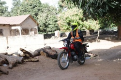 Des motos pour am&eacute;liorer les soins en Afrique