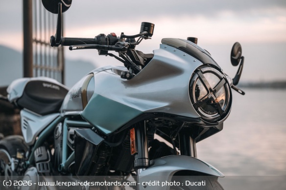 Caf&eacute; Racer Ducati Formula 73