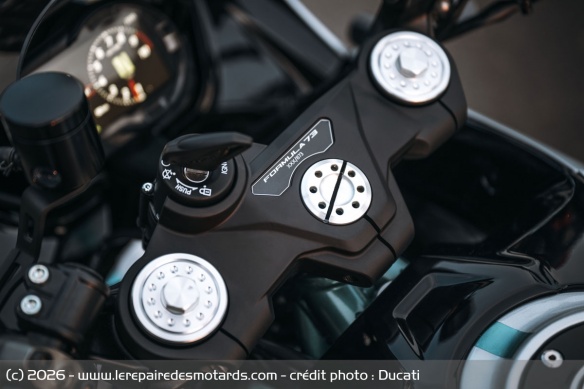 Caf&eacute; Racer Ducati Formula 73