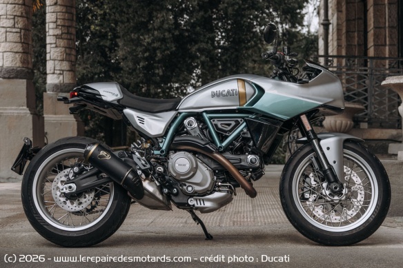 Caf&eacute; Racer Ducati Formula 73