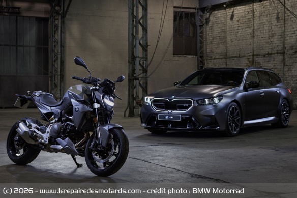 BMW F900R Frozen Pure Grey BMW F900R Frozen Pure Grey