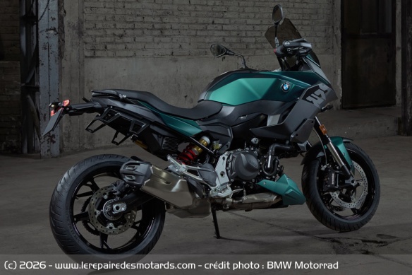 BMW F900XR Aurelius Green Metallic Matt BMW F900XR Aurelius Green Metallic Matt
