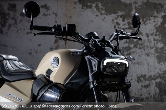 Cruiser Benelli Leoncino Bobber 400