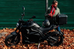 Roadster &eacute;lectrique Alrendo TS Bravo 2026