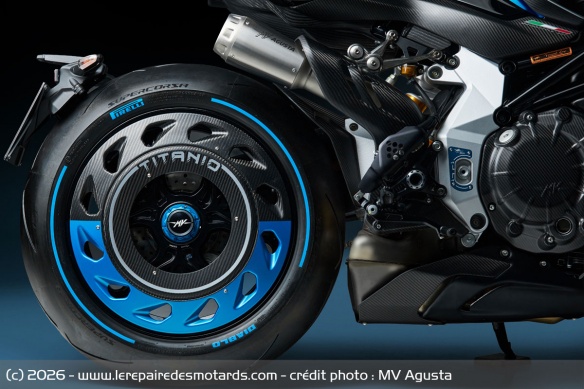 Roadster MV Agusta Rush Titanio