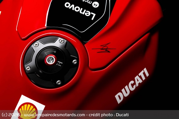 Sportive Ducati Panigale V4 Marquez 2025 World Champion Replica Sportive Ducati Panigale V4 Marquez 2025 World Champion Replica