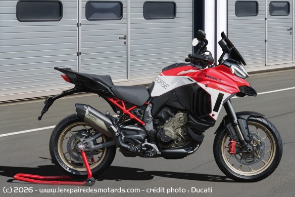 La Multistrada V4 S arborant la livr&eacute;e Corse