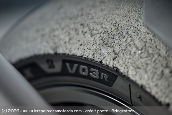 Le Bridgestone Racing Battlax V03 arrière Le Bridgestone Racing Battlax V03 arrière