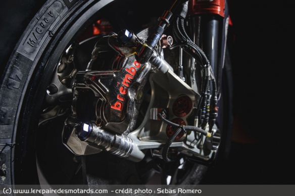 Le freinage est confié à Brembo Le freinage est confié à Brembo