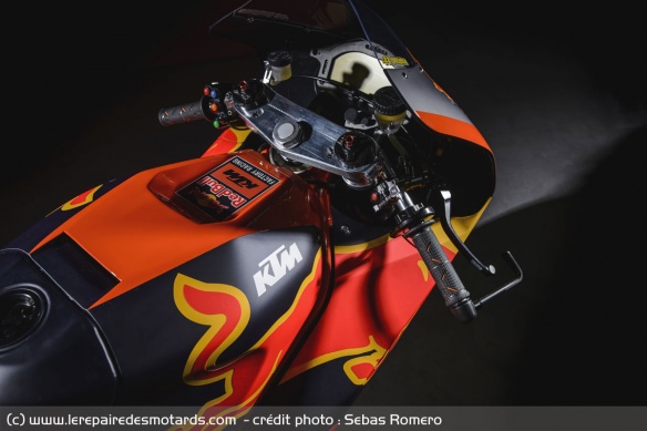 Quickshifter, traction control, anti wheelie... la RC16 fait le plein d'électronique Quickshifter, traction control, anti wheelie... la RC16 fait le plein d'électronique