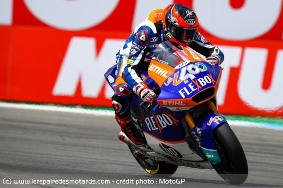 Augusto Fernandez lors de son premier succès en Moto2 à Assen Augusto Fernandez lors de son premier succès en Moto2 à Assen