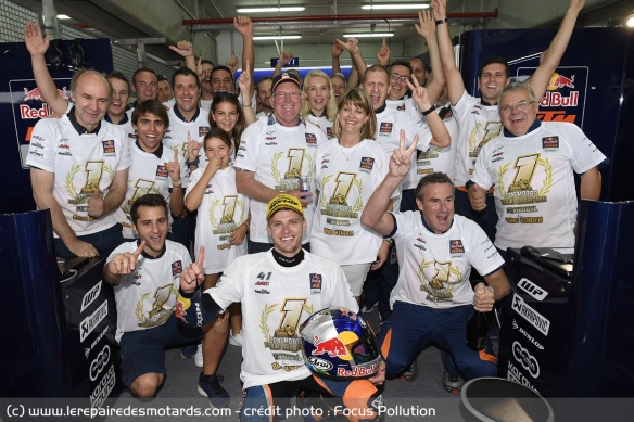 Binder Champion du Monde Moto3 en 2016 à Aragon Binder Champion du Monde Moto3 en 2016 à Aragon