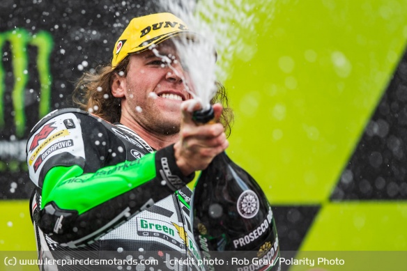 Binder célèbre son premier et unique succès en Moto3 Binder célèbre son premier et unique succès en Moto3