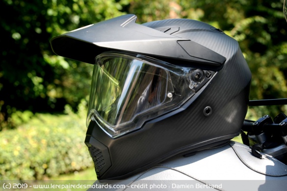 Essai du casque intégral AGV AX9 Carbon
