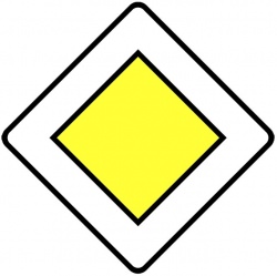 Panneau de route prioritaire