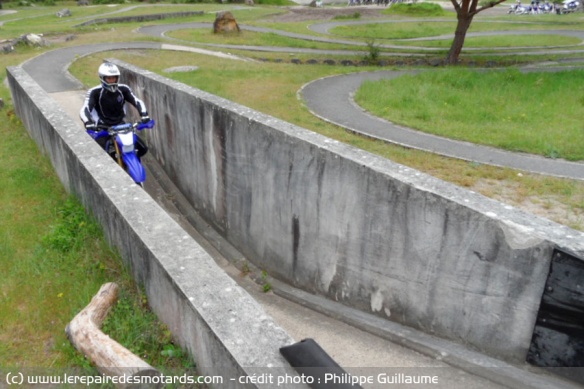 Passage étroit à moto