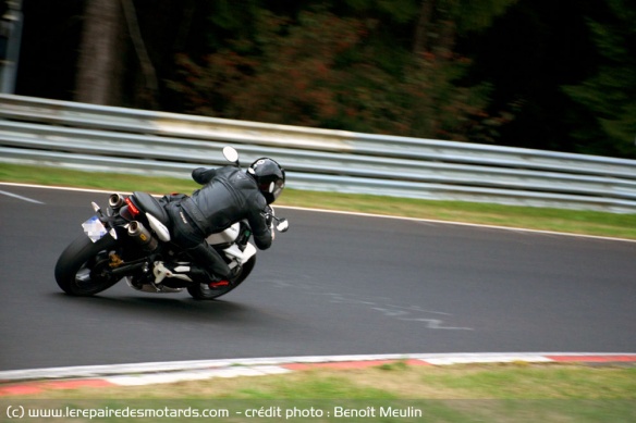 Street Triple en action au Nürburgring