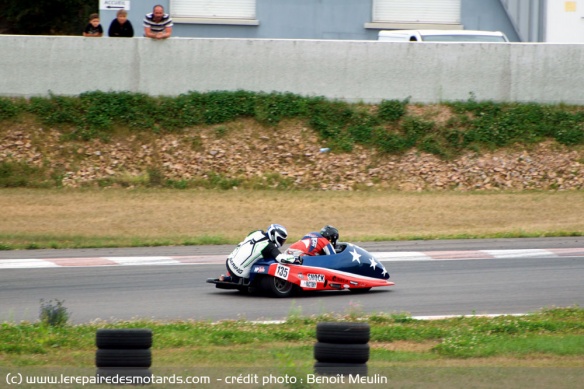 Virage à droite en basset F2