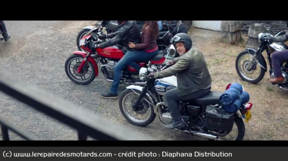 Shériff et son groupe de motards reprennent la route Shériff et son groupe de motards reprennent la route