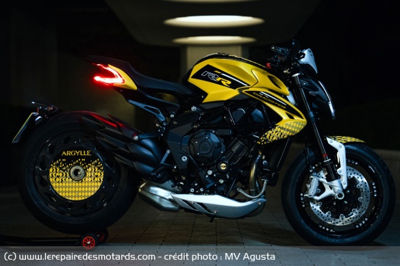 La prépa de Dragster RR réalisée par MV Agusta pour la promo du film La prépa de Dragster RR réalisée par MV Agusta pour la promo du film