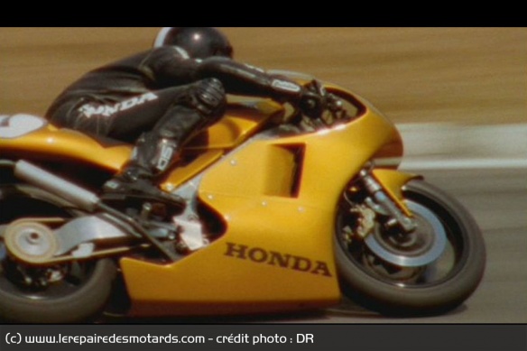 Bud Clay sur sa Honda RS250 Bud Clay sur sa Honda RS250
