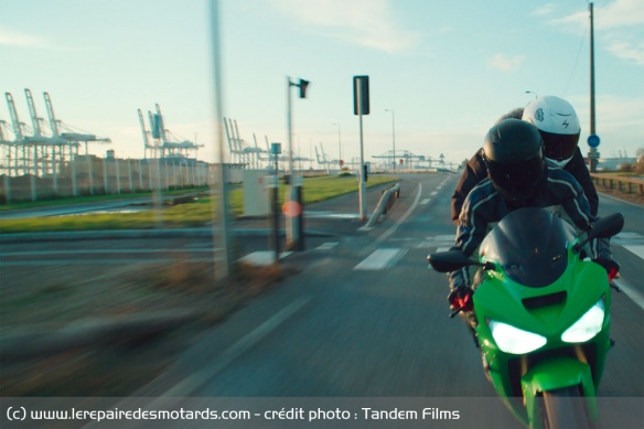 Pablo et Night sur la Kawasaki Ninja ZX-6R Pablo et Night sur la Kawasaki Ninja ZX-6R