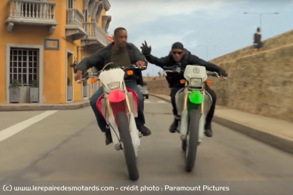 Will Smith traqué par lui même lors d'une course poursuite à moto Will Smith traqué par lui même lors d'une course poursuite à moto