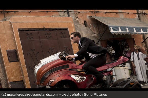 La moto volante sur le tournage de MIB International La moto volante sur le tournage de MIB International