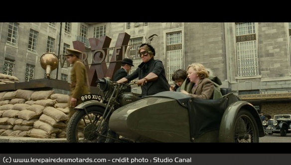Nanny McPhee garde la classe et roule en side Ariel Nanny McPhee garde la classe et roule en side Ariel
