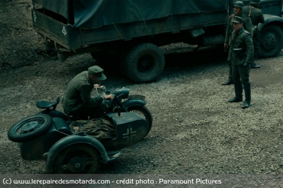Les paras US refont le coup du cheval de Troie, mais avec un sidecar Dnepr Les paras US refont le coup du cheval de Troie, mais avec un sidecar Dnepr