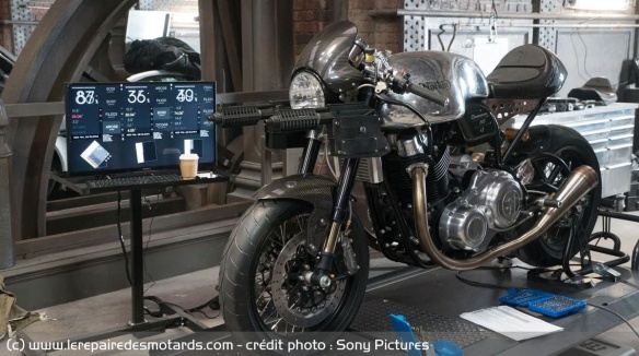 Norton Dominator SS - 007 Spectre
